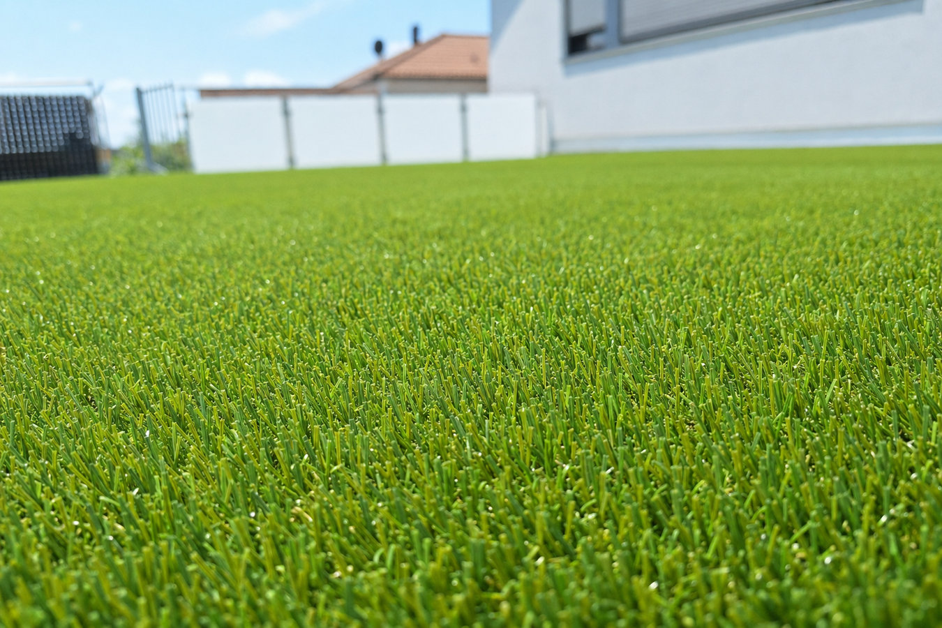 Synthetic lawn turf in Bryan, TX